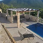 Family Friendly House With A Swimming Pool Zabrdje, Peljesac - 24356 بيت للعطل